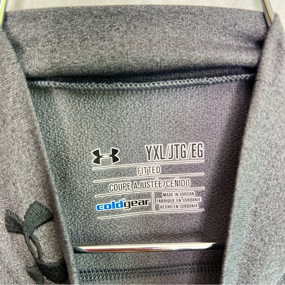 5/$25 under Armour grey base layer fitted cold gear - Picture 4 of 4